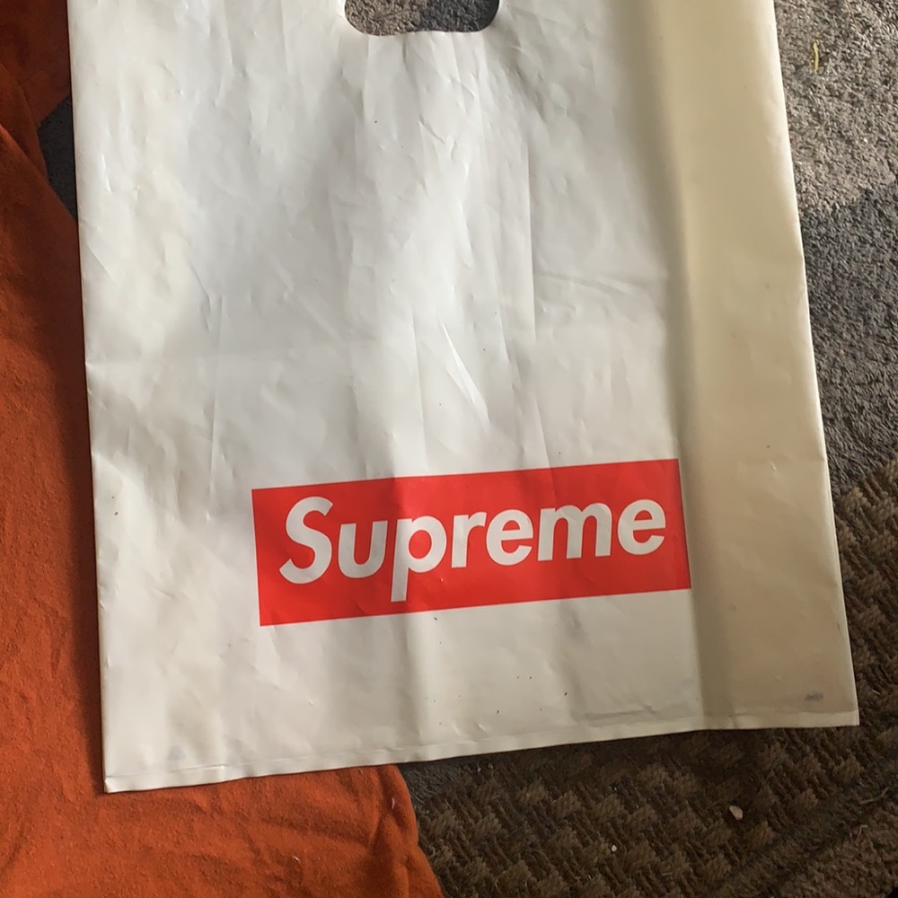 Supreme shirt - Picture 3 of 6